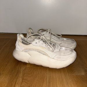 UGG Cloud Sneakers